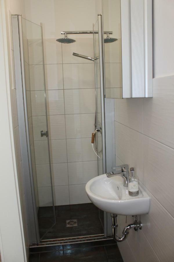 Hecht Apartment *