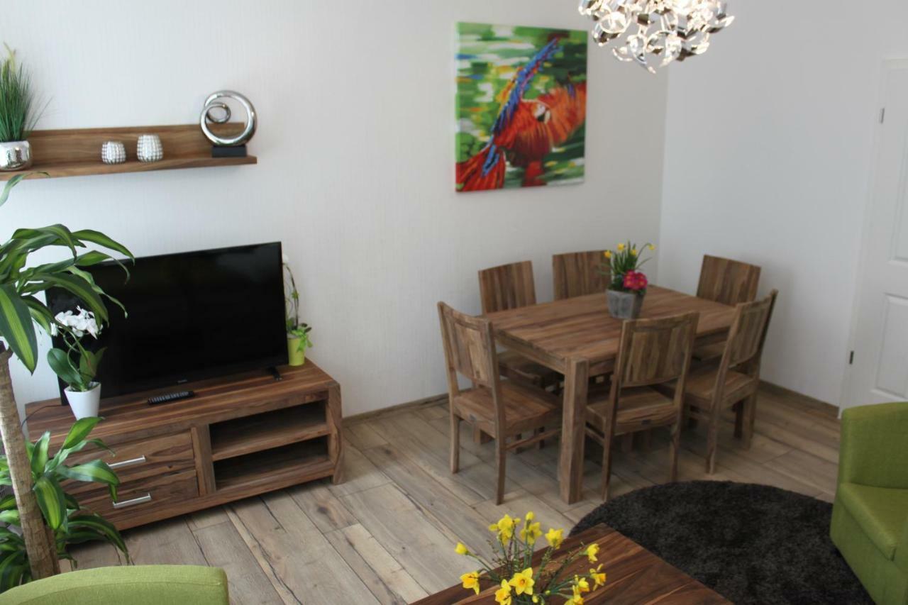 Hecht Apartment *